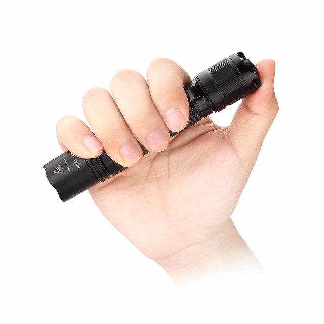 Taskulamppu Fenix PD35TAC, 1000 lm - POISTUNUT Taskulamppu Fenix PD35TAC, 1000 lm - POISTUNUT