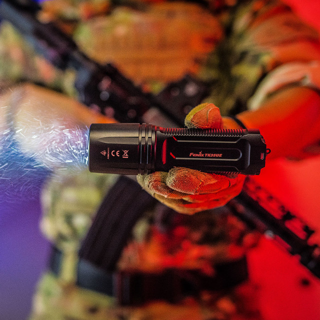 Fenix TK35 eräpaketti Fenix TK35 eräpaketti