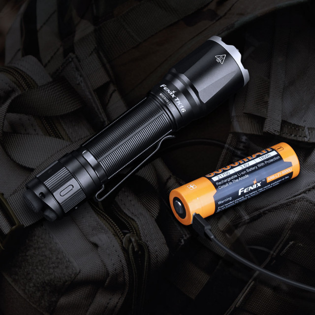 Taskulamppu Fenix TK16 V2.0, 3100 lm Taskulamppu Fenix TK16 V2.0, 3100 lm