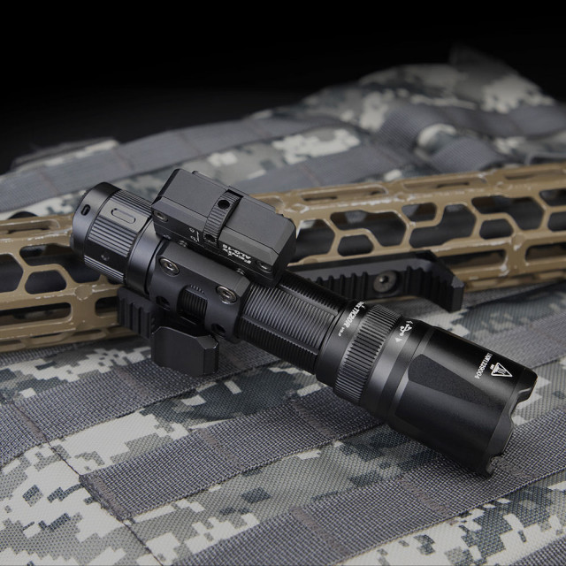 Asekiinnike Fenix ALG-16 M-LOK -kiskoihin Asekiinnike Fenix ALG-16 M-LOK -kiskoihin