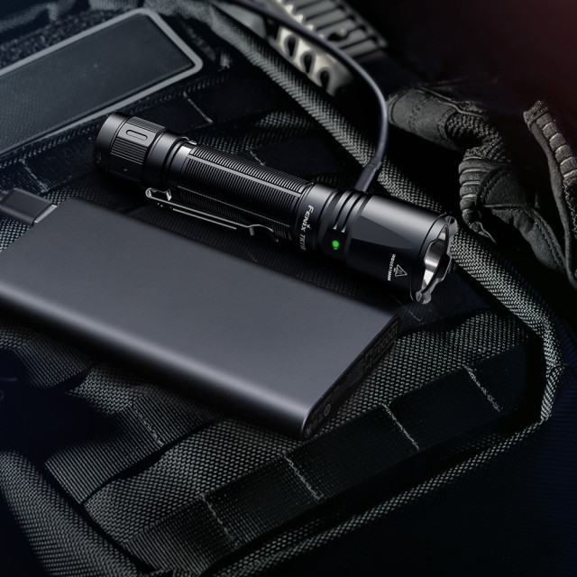 Taskulamppu Fenix TK11R, 1600 lm Taskulamppu Fenix TK11R, 1600 lm